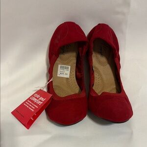 Dexflex Comfort Red Flats for Everyday Wear